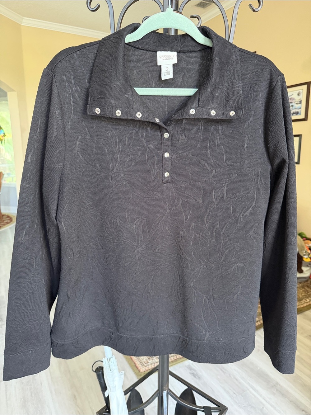 Chicos weekend Black Long-Sleeve Knit Pullover with Snap Collar